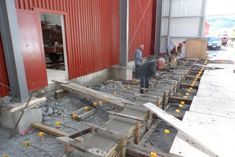 pouring concrete rail beam in the workshop
