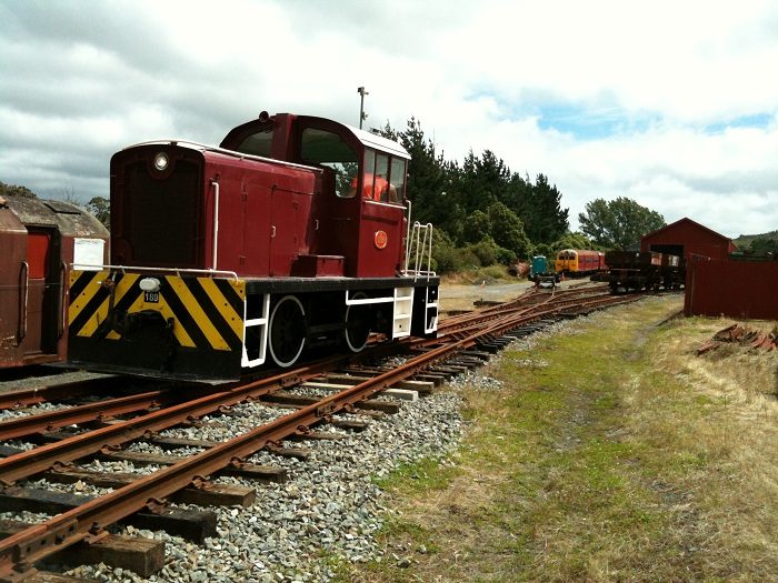 Tr189 passing through the double slip on another run