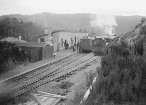 Wb locomotives on trains at Kaitoke