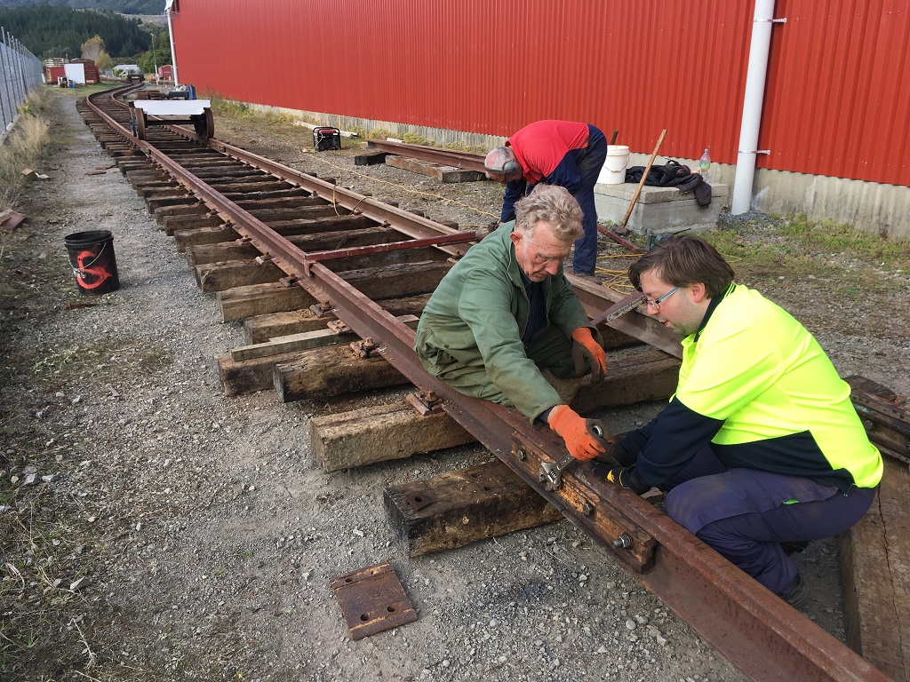 Iain, Bruce and Peter working on turntable road