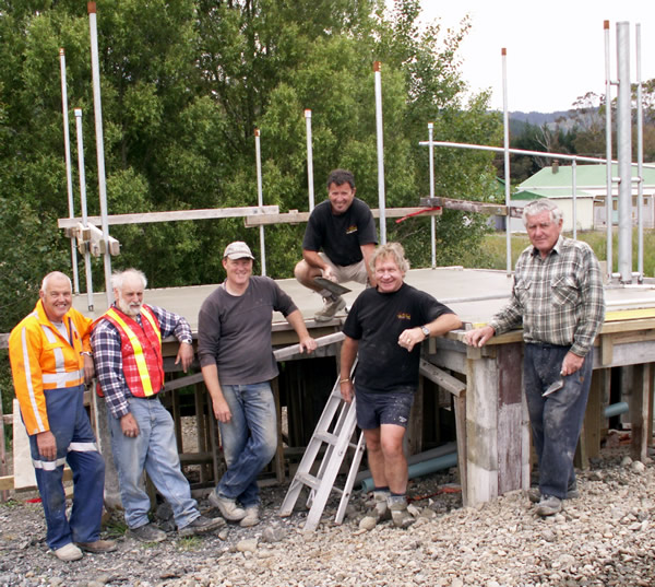 Peter Milburn, Steve Porter, Hugh McCracken, Wayne Longstaff, John de Graaff. 