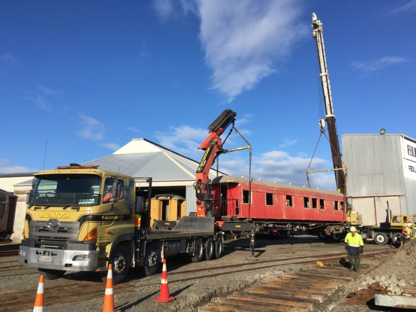 Lifting the carriage