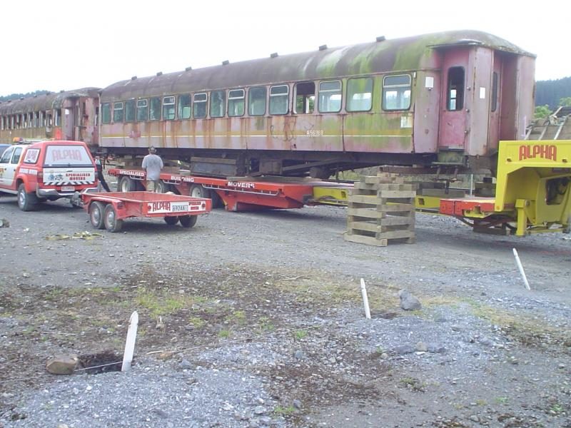 A 2000 arriving at Maymorn, 8 December 2005