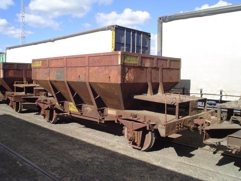YC2335 at Palmerston North, 6 April 2007